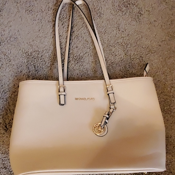 Michael Kors Handbags - Micheal kors large zip tote